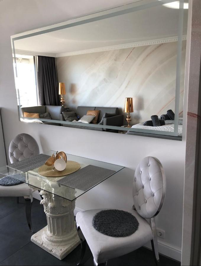 Tiffanys Ferienapartments In Der Privatresidenz Des Plaza Premium Hotel Тиммендорфер-Штранд Экстерьер фото