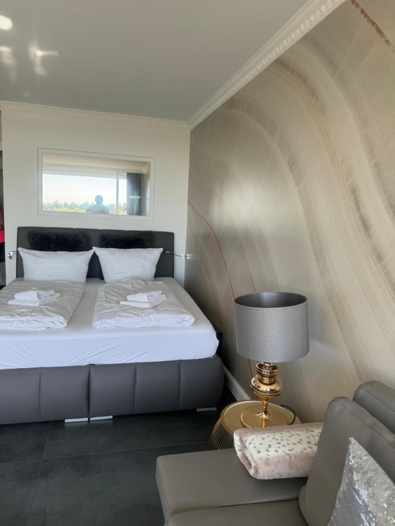 Tiffanys Ferienapartments In Der Privatresidenz Des Plaza Premium Hotel Тиммендорфер-Штранд Экстерьер фото